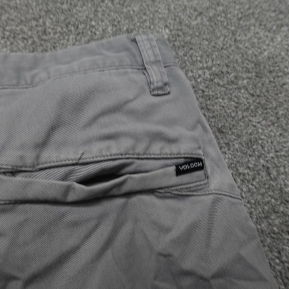 Volcom Chino Shorts Mens 34 Gray Stretch Casual Stone Logo Zip Fly Pockets Fit - Picture 5 of 10